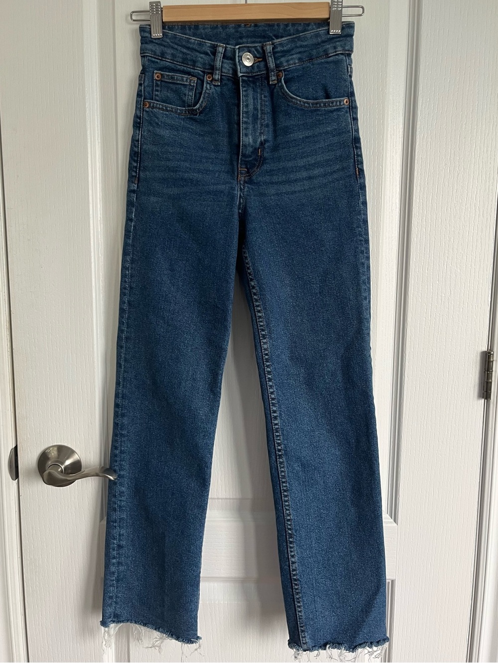 H&M Women's Dark Blue Straight-Leg Jeans with Raw Hem Look - Picture 1 of 7